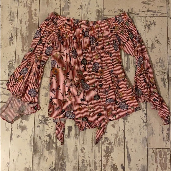 Top - Picture 1 of 1